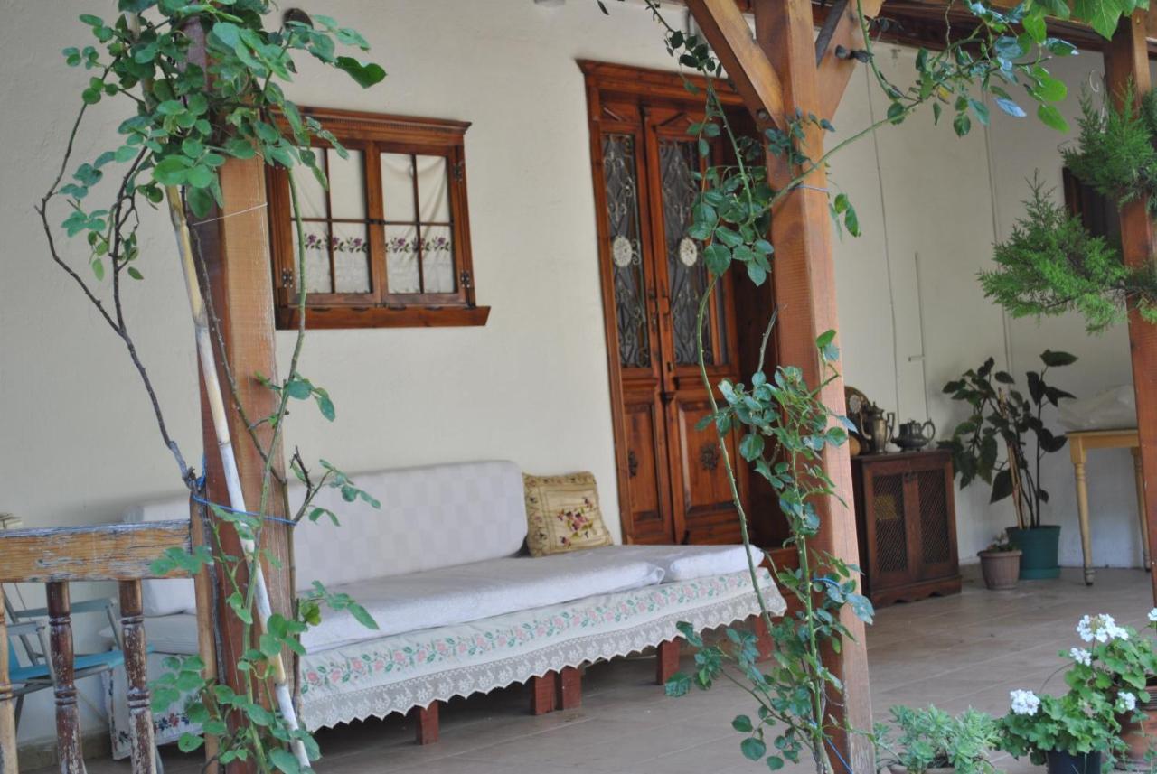 Gunebakan Taliani Hotel ไอวาลิค ภายนอก รูปภาพ