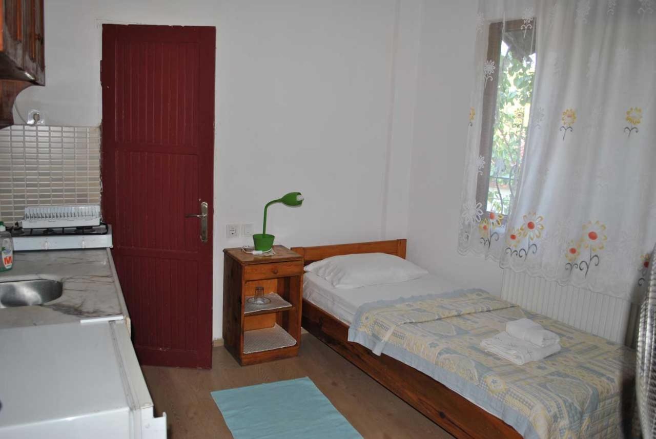 Gunebakan Taliani Hotel ไอวาลิค ภายนอก รูปภาพ