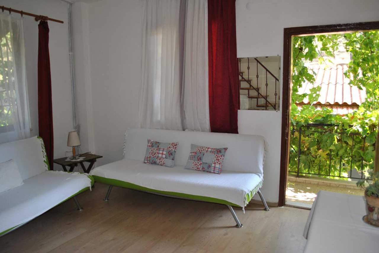 Gunebakan Taliani Hotel ไอวาลิค ภายนอก รูปภาพ
