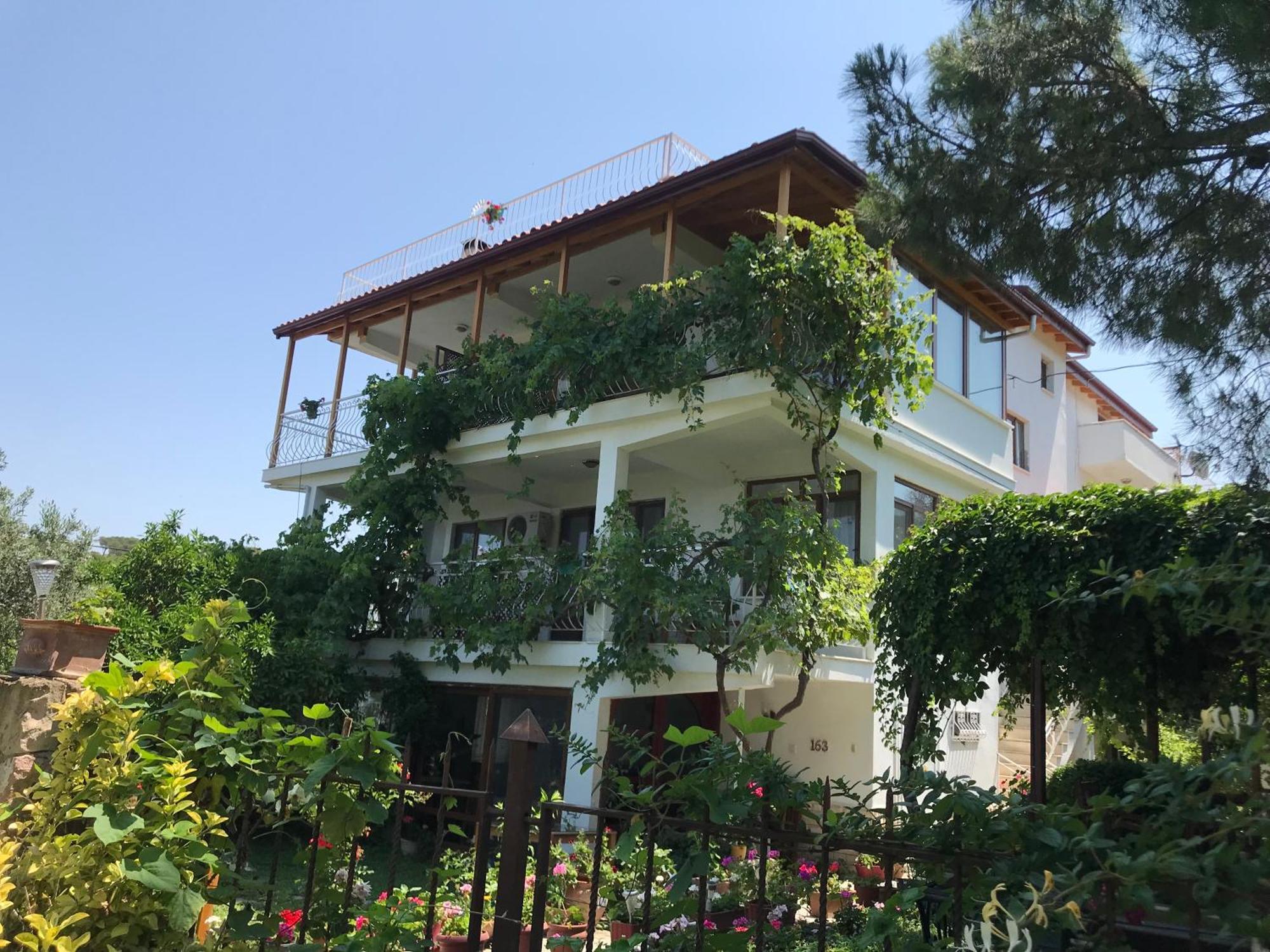 Gunebakan Taliani Hotel ไอวาลิค ภายนอก รูปภาพ
