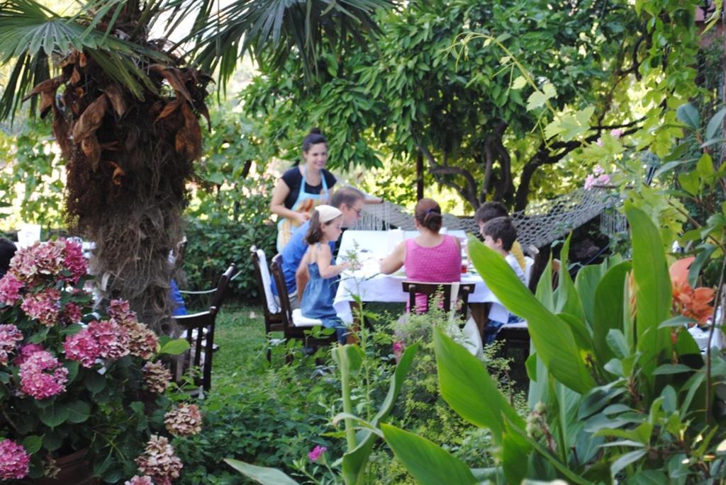 Gunebakan Taliani Hotel ไอวาลิค ภายนอก รูปภาพ