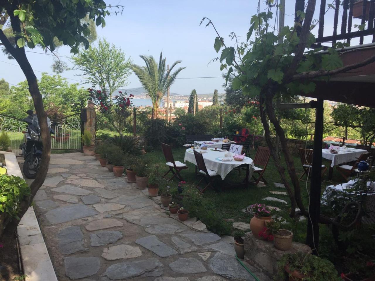 Gunebakan Taliani Hotel ไอวาลิค ภายนอก รูปภาพ